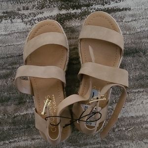 Platform sandals